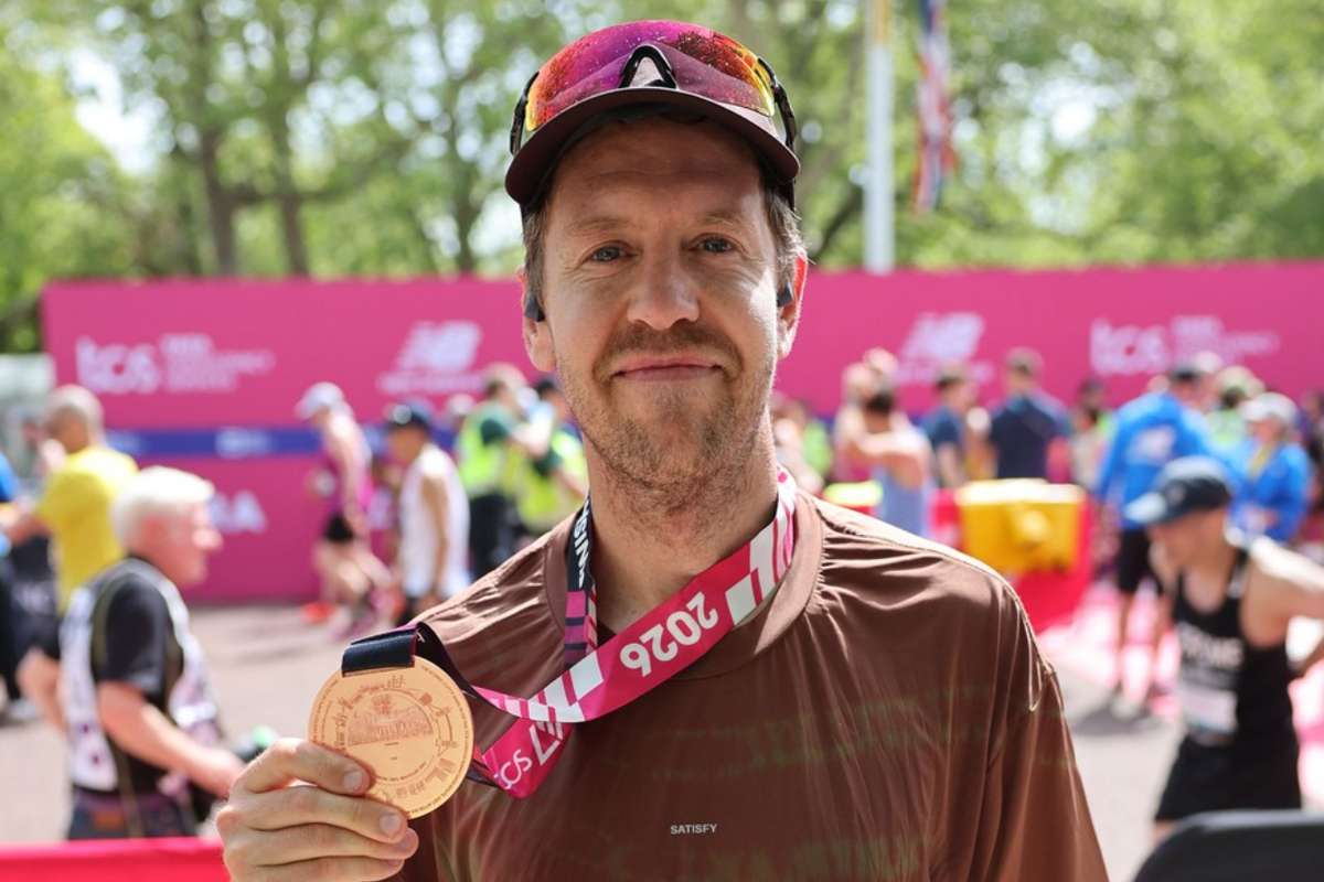 participant surpriza la maratonul de la londra fostul campion de formula 1 a terminat in mai putin de 3 ore