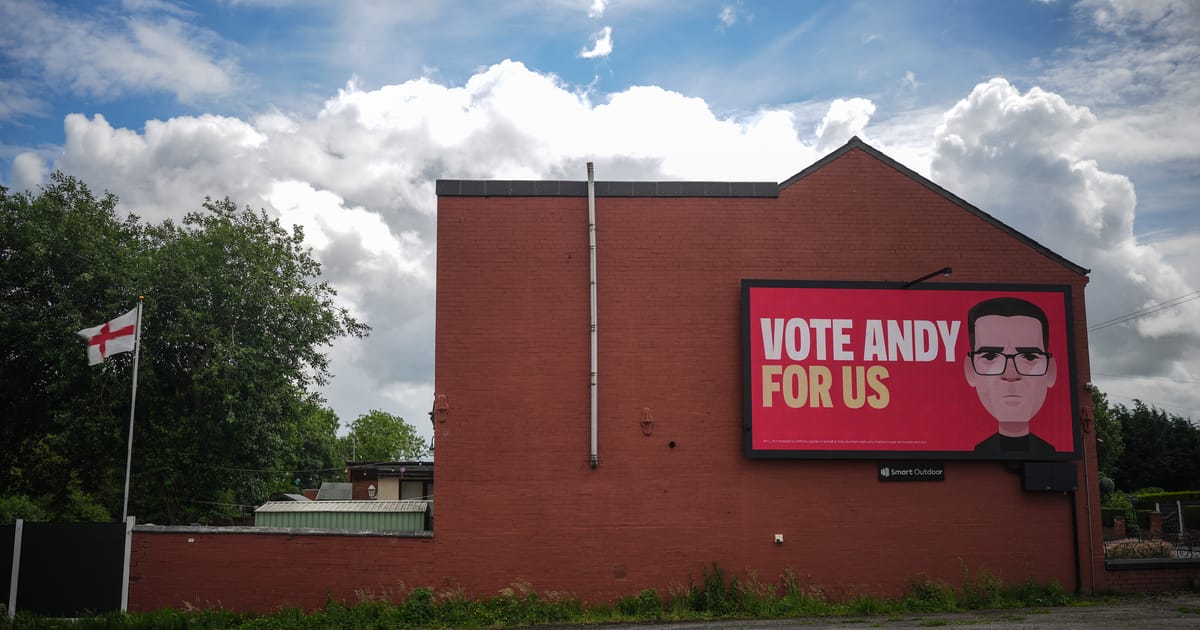 Andy Burnham isi indreapta atentia catre nivelul local in perspectiva votului din Makerfield