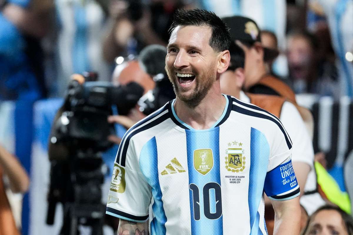 Cum a învins Lionel Messi Algeria în meciul de deschidere al Argentinei la Cupa Mondială 2 Cum a invins Lionel Messi Algeria in meciul de deschidere al Argentinei la Cupa Mondiala