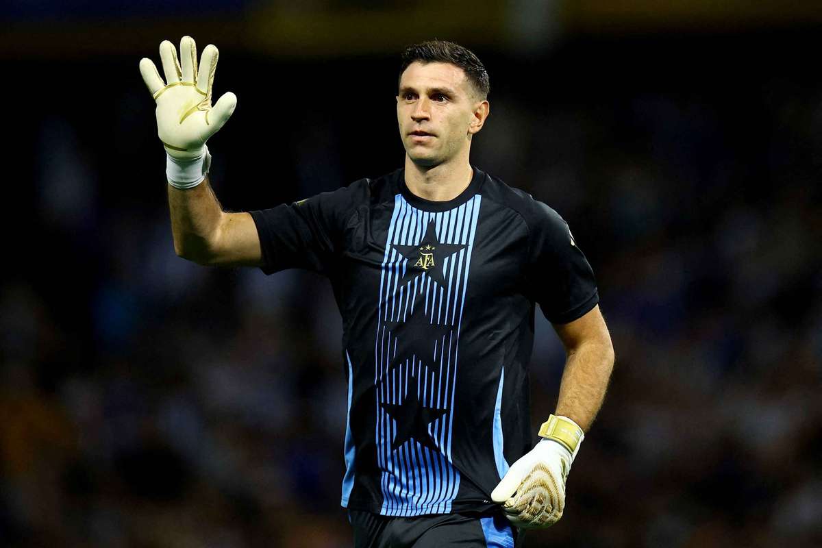 Dup refuzul lui Alisson Juventus ncepe negocierile cu Emiliano Martinez
