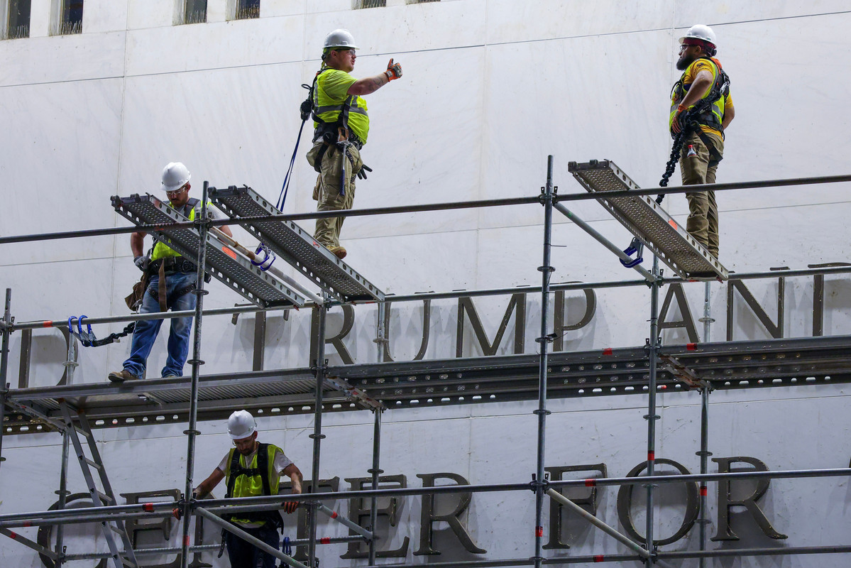 Numele lui Trump a fost scos de pe placa Centrului Kennedy 3 Numele lui Trump a fost scos de pe placa Centrului Kennedy