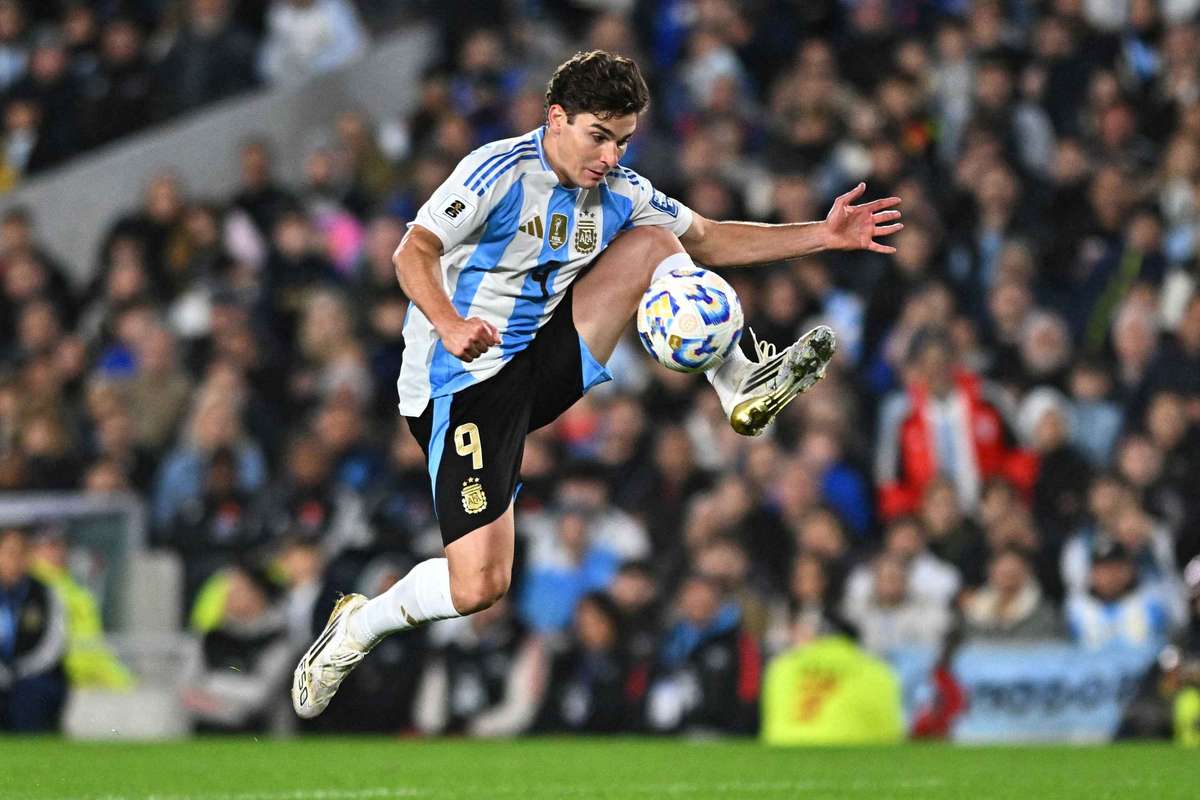 Oficial Atletico Madrid a respins oferta de 150 de milioane de euro de la Real pentru Julian Alvarez