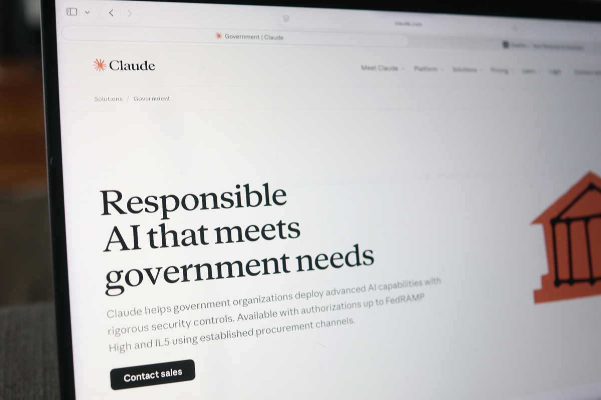 Trump a promis să aducă ordine în reglementarea inteligenței artificiale. A durat două săptămâni. 3 Trump a promis sa aduca ordine in reglementarea inteligentei artificiale A durat doua saptamani