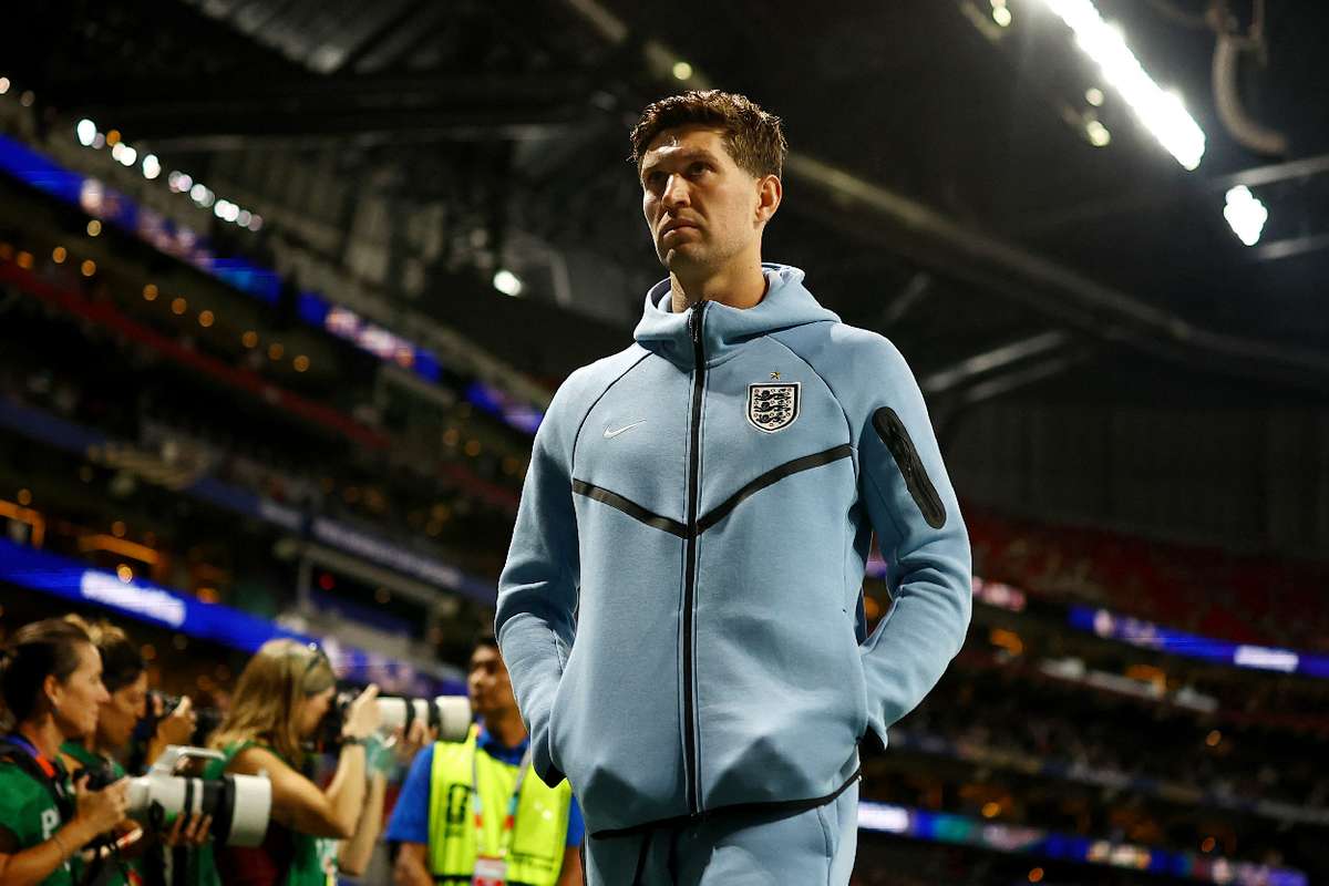 Chivu a obtinut un fundas de top Inter Milano a confirmat transferul lui John Stones