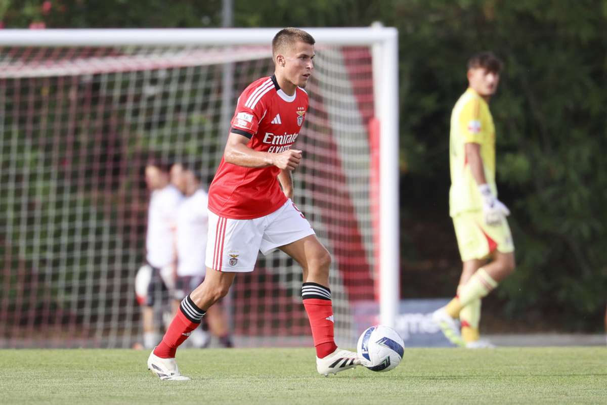 Dinamo Bucuresti se indreapta spre transferul mijlocasului de la Benfica