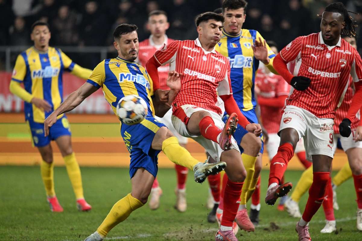 LIVE Petrolul Dinamo 22Cainii22 conduc la statistica dar ploiestenii au avut momente memorabile