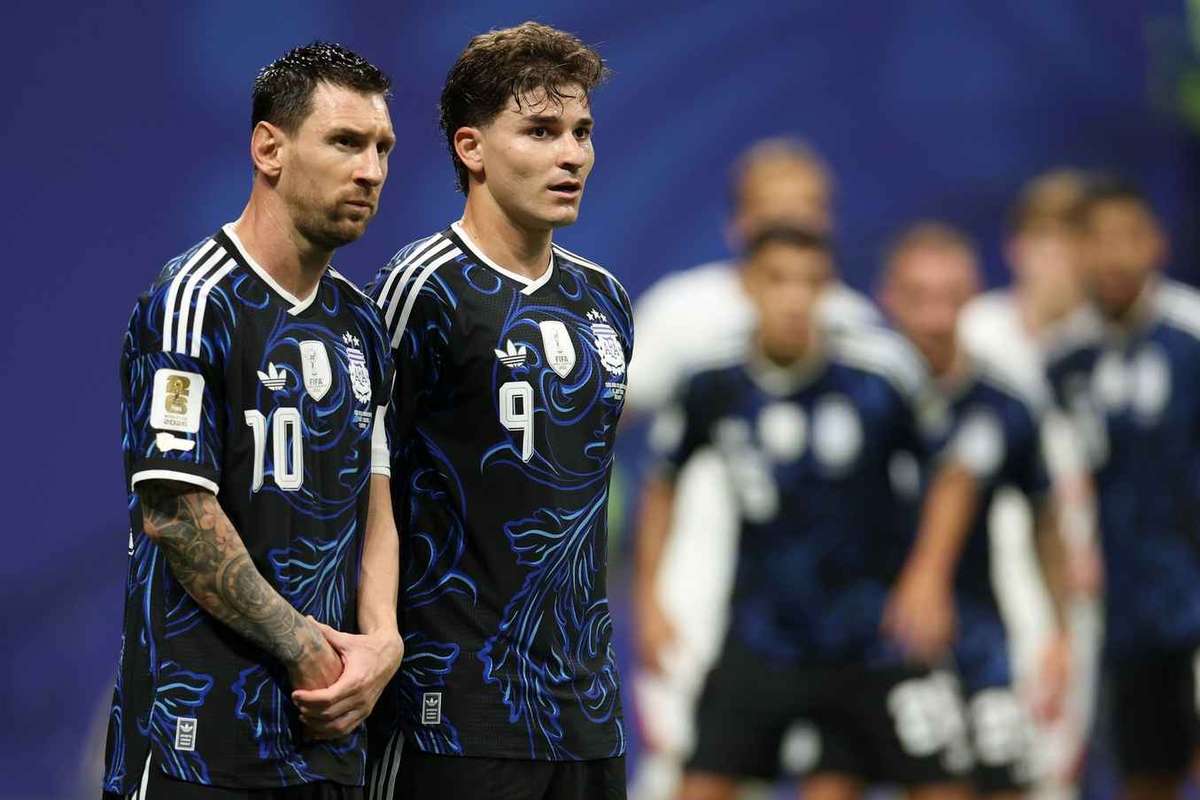 Nici Barcelona, nici Real Madrid! Clubul care furnizează cei mai mulți jucători în finala Cupei Mondiale. 2 Nici Barcelona nici Real Madrid Clubul care furnizeaza cei mai multi jucatori in finala Cupei Mondiale