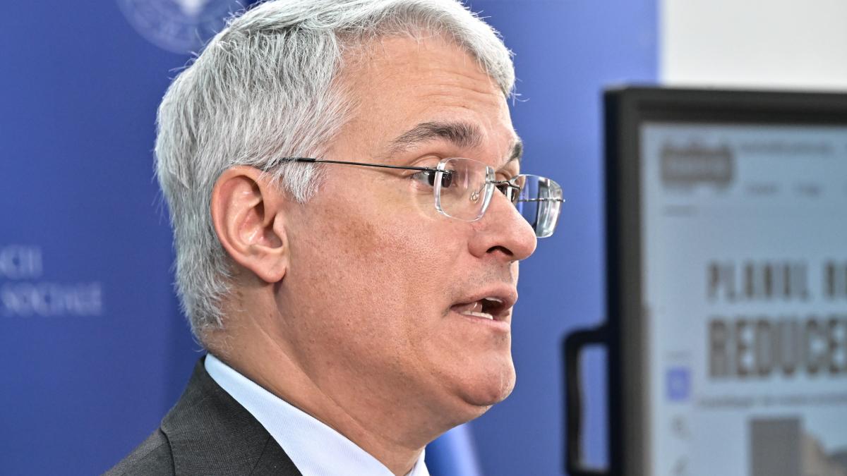 Puslaru anunta ca va efectua controale saptamanale in centrele unde au fost relocate persoanele