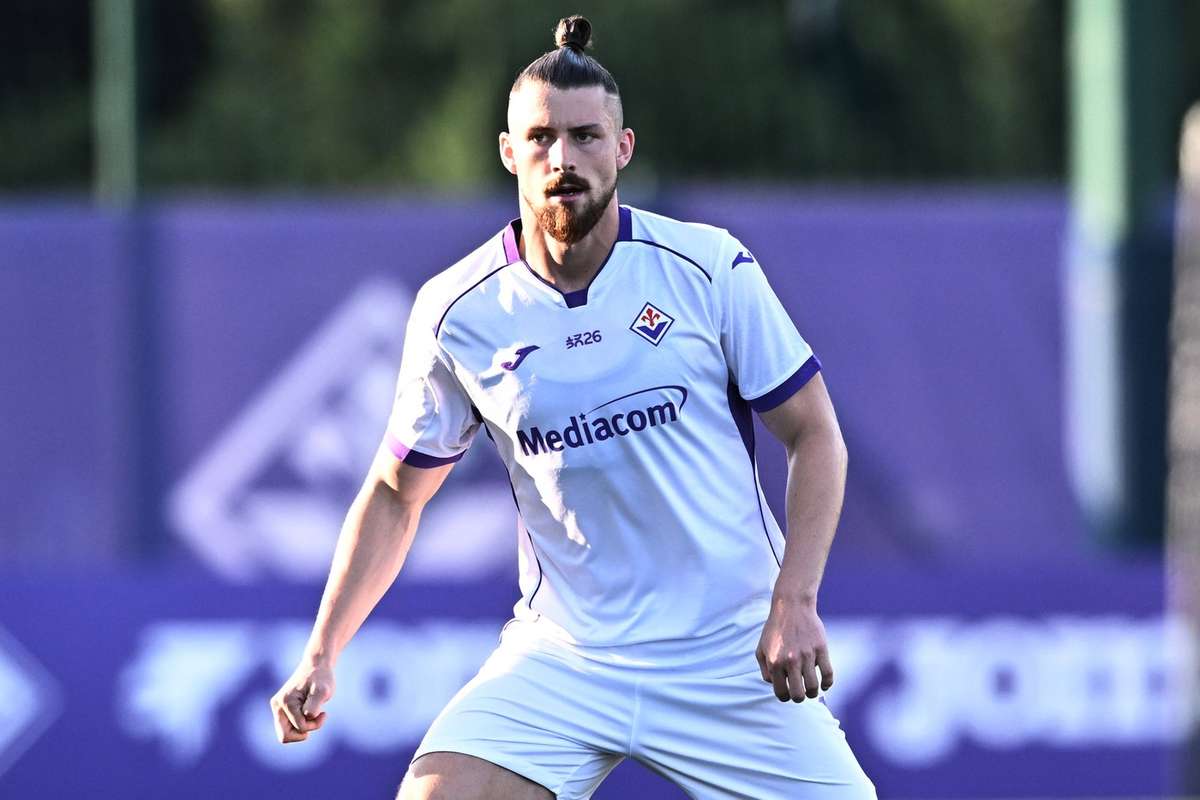 Radu Dragusin jucator titular la Fiorentina in primul meci amical al verii