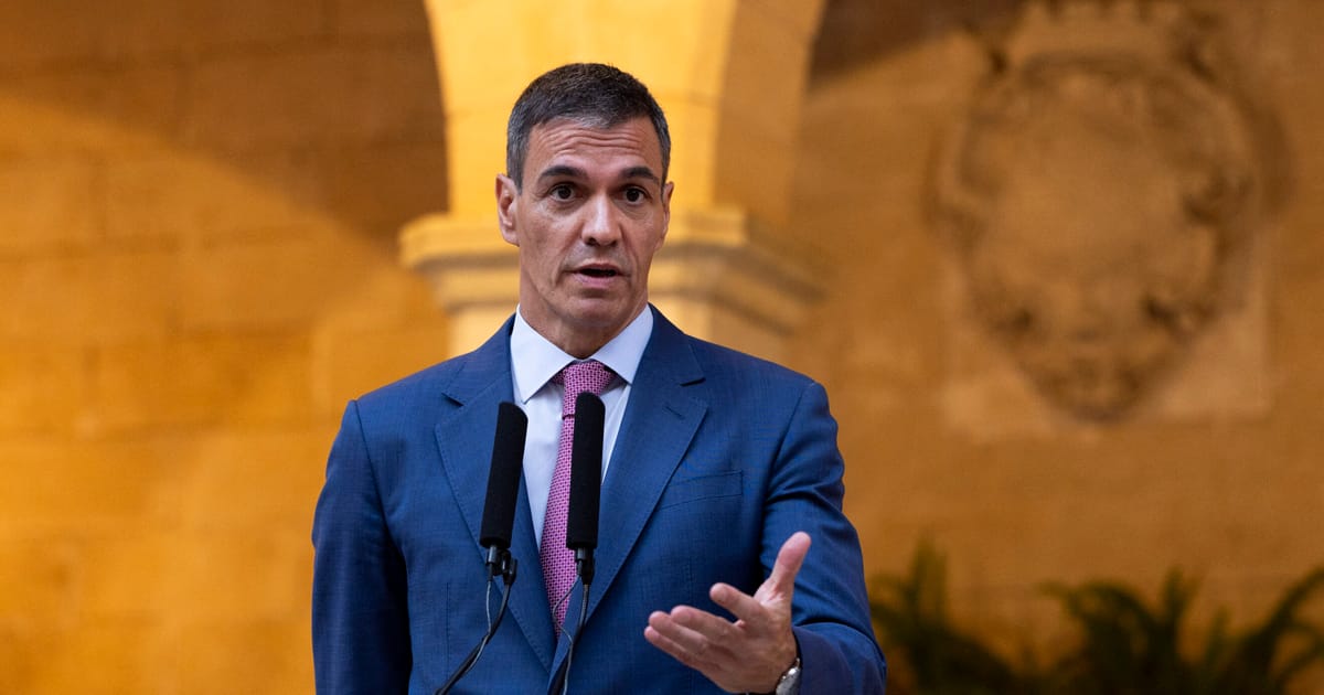 Sanchez desfasoara fortele armate in Ceuta in contextul crizei migratorii