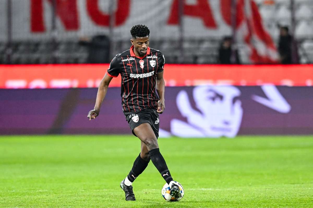 Transferul lui Eddy Gnahore la FCSB a fost confirmat Ce salariu va avea fostul jucator de la Dinamo