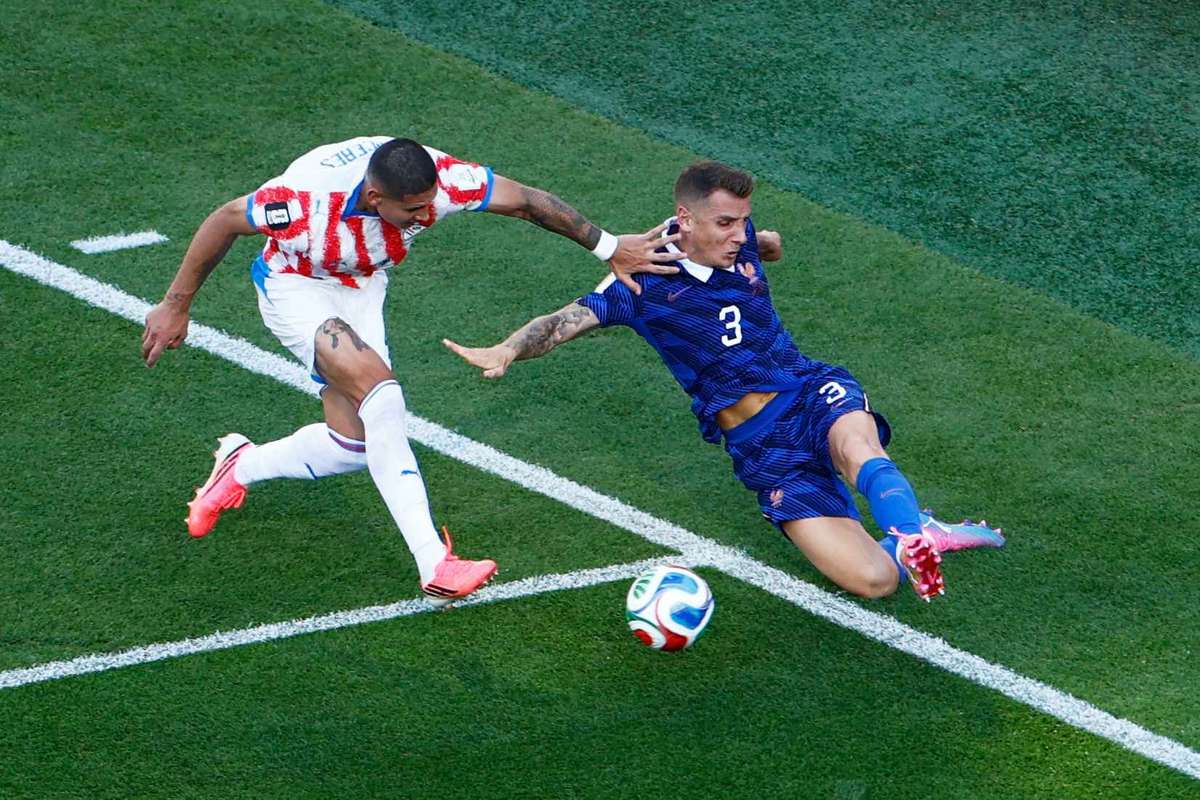 informatia zilei in franta lucas digne ar putea reveni la psg francezii au demarat discutii