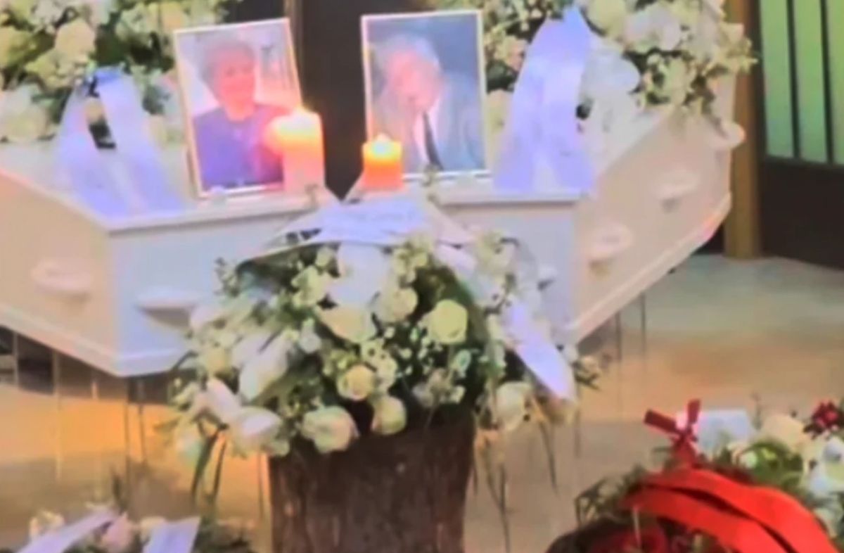 scena iesite din comun la o inmormantare o femeie a dansat la bara chiar in fata sicriului a fost un moment emoionant imaginile au generat mii de reactii
