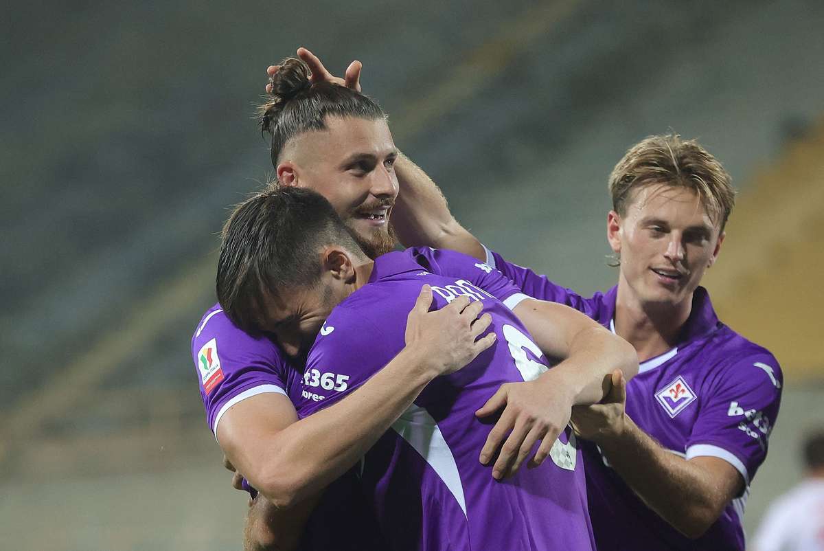 Asist si debut de succes pentru Dragusin Fiorentina avanseaza in Cupa Italiei Mastantuono a intrat dupa pauza
