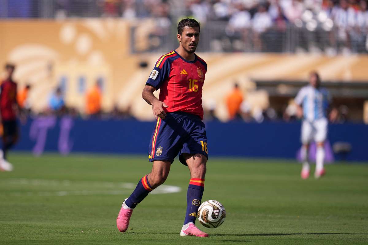 Barcelona a crescut oferta pentru Rodri dar Manchester City raspunde in continuare cu NU