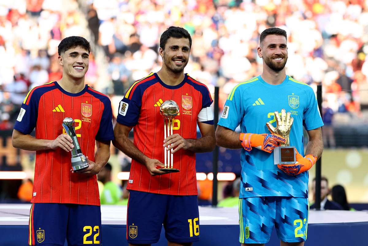 Barcelona elaboreaza o oferta si mai tentanta pentru Rodri dupa ce City a respins prima propunere
