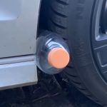Ce simbolizeaza o sticla goala langa roata unei masini Noua tehnica folosita de infractori