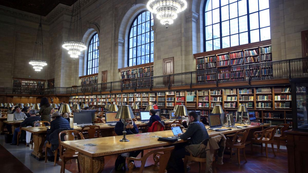 Cum a cucerit teoria franceza Statele Unite Miscarea care a patruns in universitatile americane si a