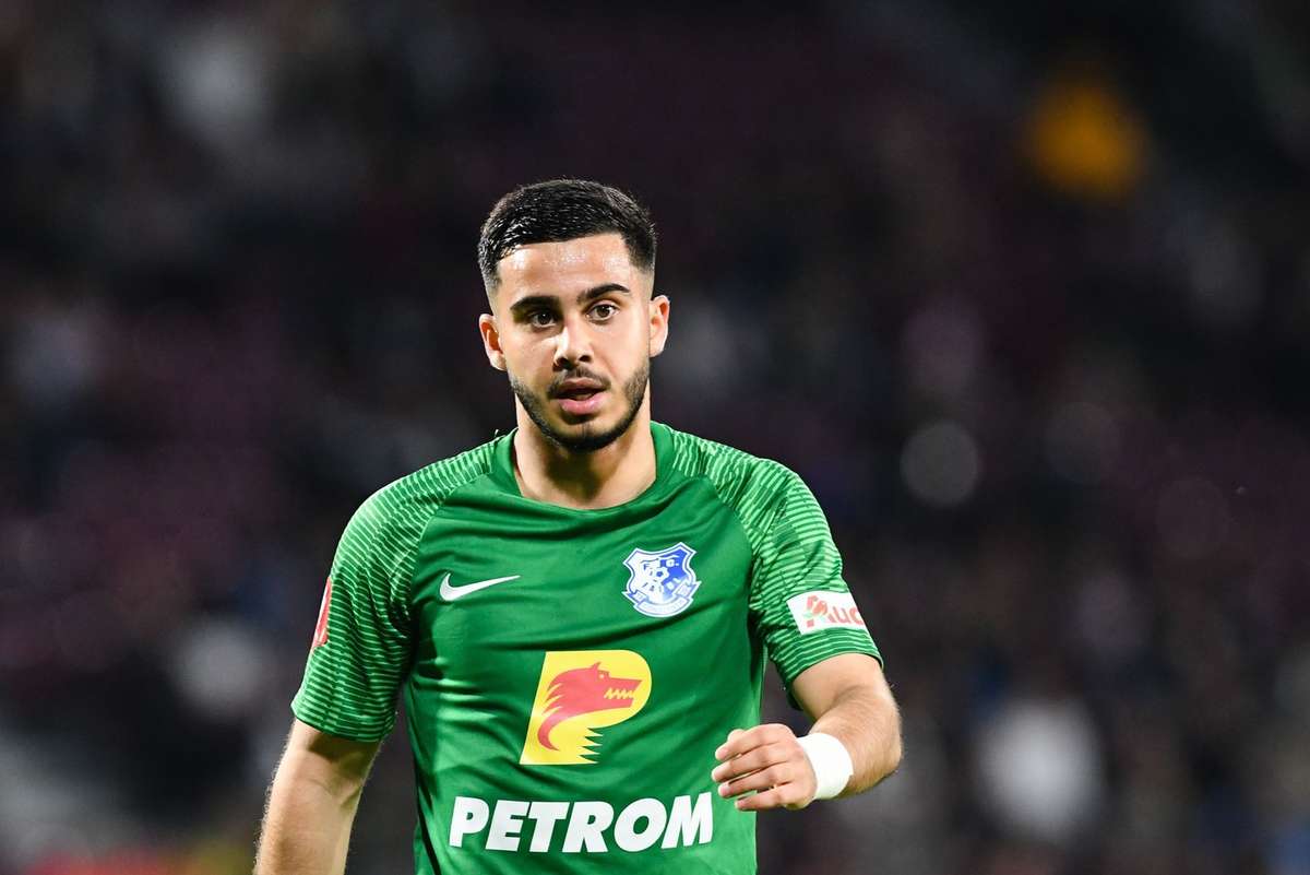 Enes Sali se întoarce în Europa! Fostul copil-minune al lui Hagi a semnat cu echipa lui Gerard Piqué. 2 Enes Sali se intorce in Europa Fostul copil minune al lui Hagi a semnat cu echipa lui Gerard Pique