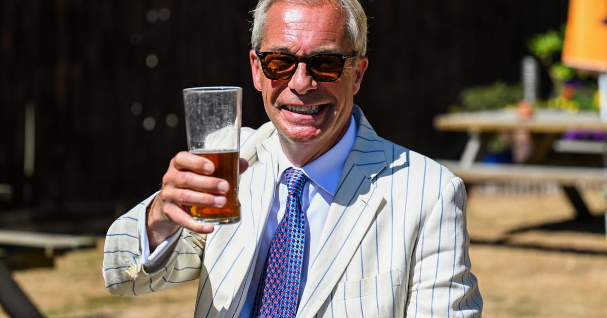 Farage invinge in alegerile partiale din Clacton