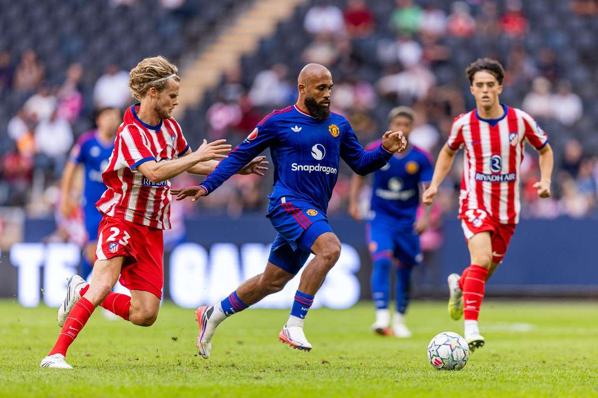Manchester United învinge Atletico Madrid într-un meci amical. 2 Manchester United invinge Atletico Madrid intr un meci amical