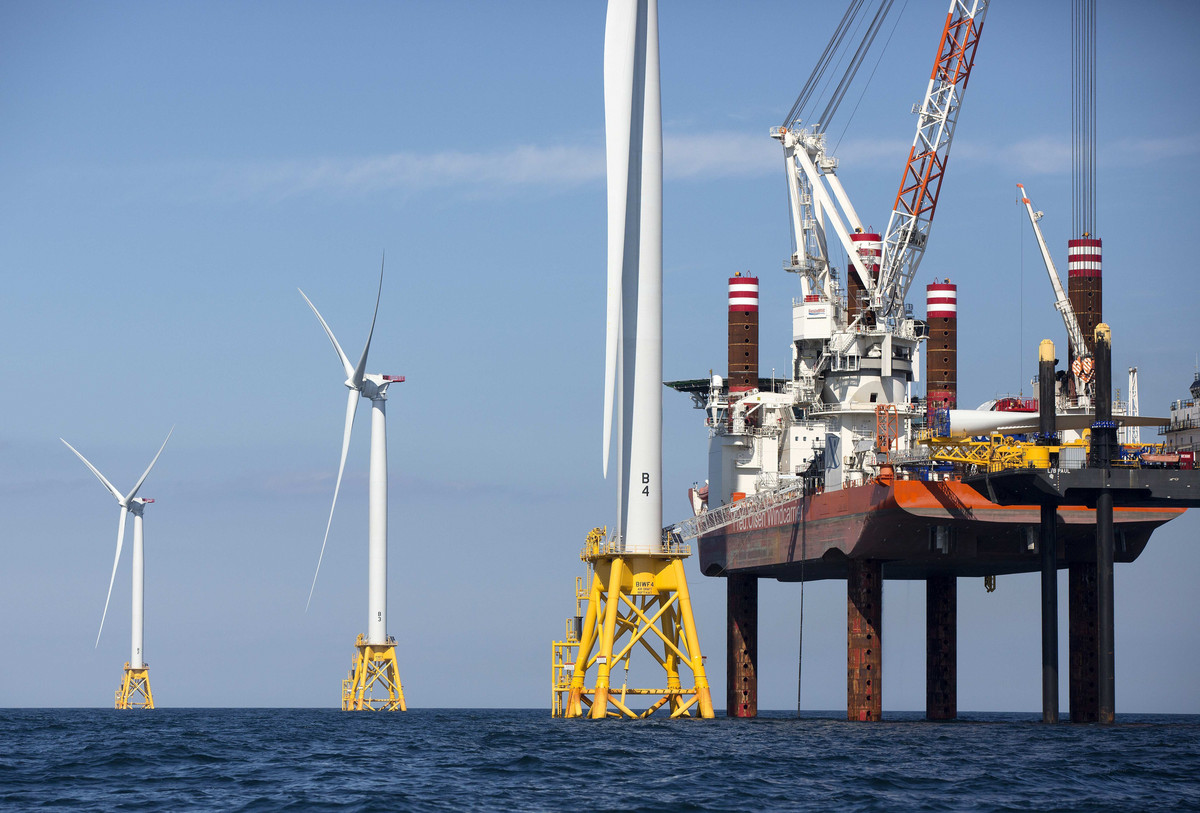 Ne vom judeca California ameninta cu actiuni legale impotriva reducerilor lui Trump pentru turbinele eoliene offshore