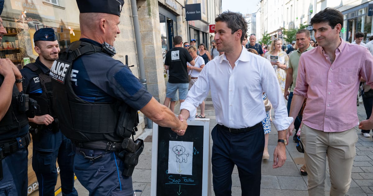 Politicianul francez care nu isi petrece vacanta in aceasta vara