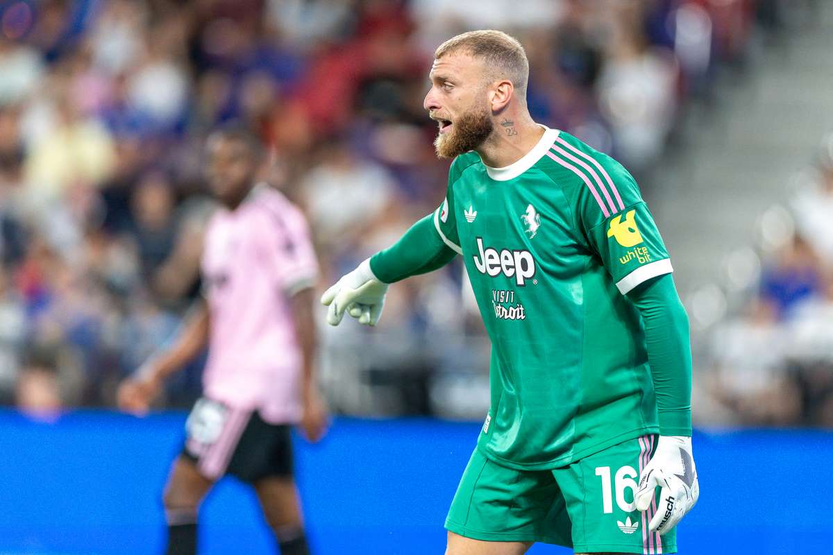Portarul Michele Di Gregorio de la Juventus a fost cedat echipei engleze Bournemouth 2 Portarul Michele Di Gregorio de la Juventus a fost cedat echipei engleze Bournemouth