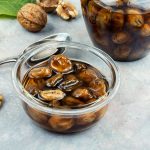 Reteta de dulceata de nuci verzi ca pe vremurile bunicii 5 trucuri pentru un sirop auriu clar si parfumat