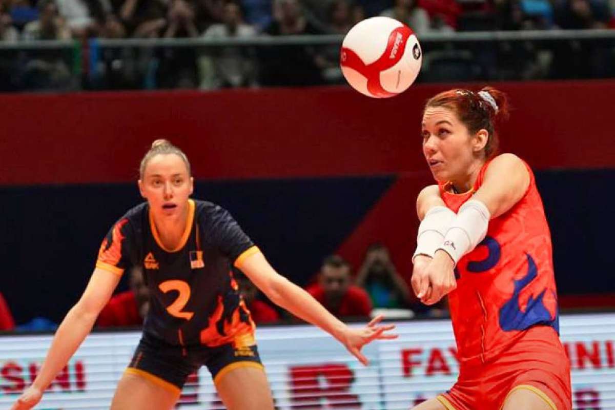România, a treia înfrângere la Campionatul European de volei feminin! Urmează două meciuri cruciale pentru calificare. 2 Romania a treia infrangere la Campionatul European de volei feminin Urmeaza doua meciuri cruciale pentru calificare