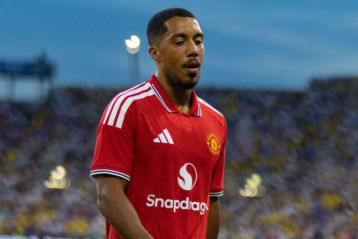 Tielemans și-a cerut scuze fanilor lui Aston Villa după comentariile făcute despre Manchester United. 2 Tielemans si a cerut scuzefanilor lui Aston Villa dupa comentarile facute despre Manchester United