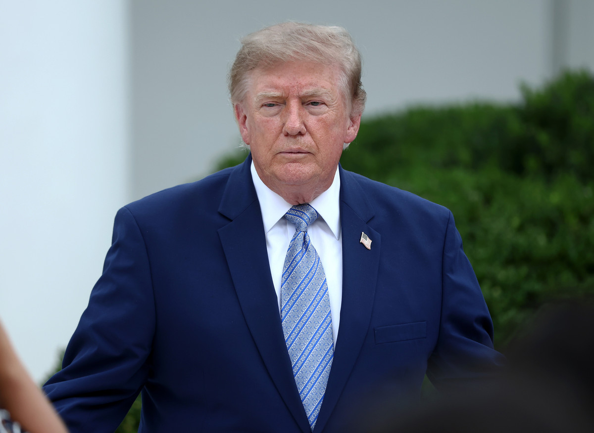Trump anunta o majorare a tarifelor cu 50 pentru Canada la vehicule si otel dupa esecul negocierilor comerciale