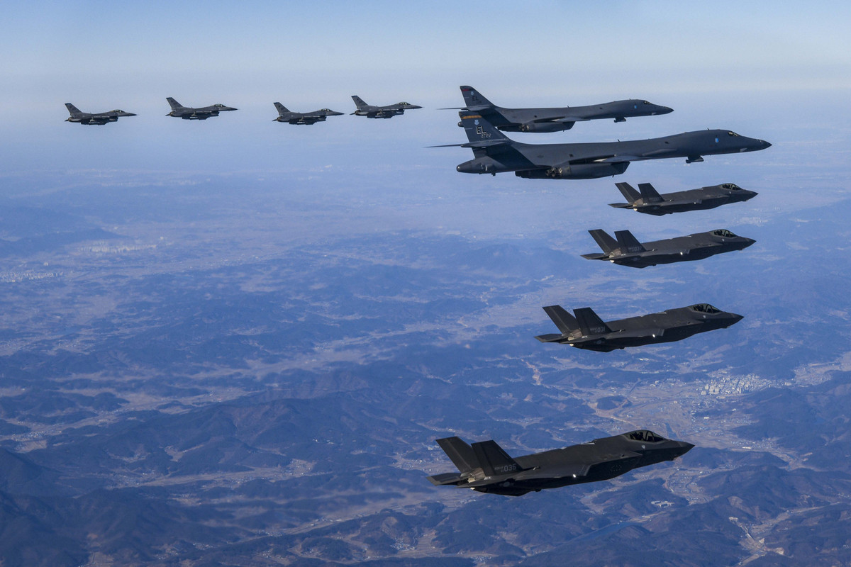 Trump îi solicită lui Hegseth să diminueze exercițiile militare comune cu Coreea de Sud. 2 Trump ii solicita lui Hegseth sa dimineze exercitiile militare comune cu Coreea de Sud