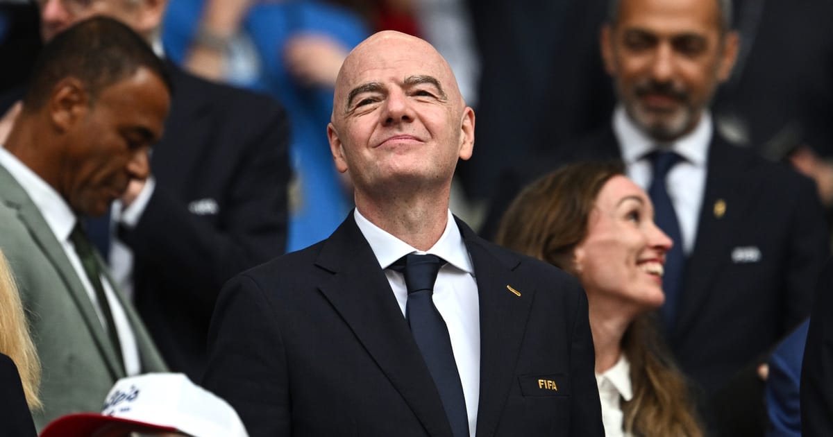 UEFA avertizeaza cu actiuni legale impotriva lui Infantino si Joshua Kushner
