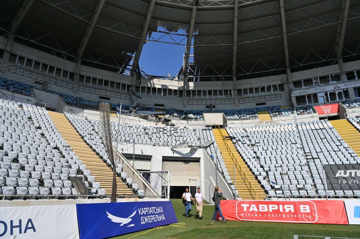 atac rusesc asupra odesei stadionul chornomorets grav afectat doi oameni au fost raniti
