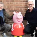 Creatorul „Peppa Pig”, jefuit de români: bijuterii, Rolex și genți Chanel furate