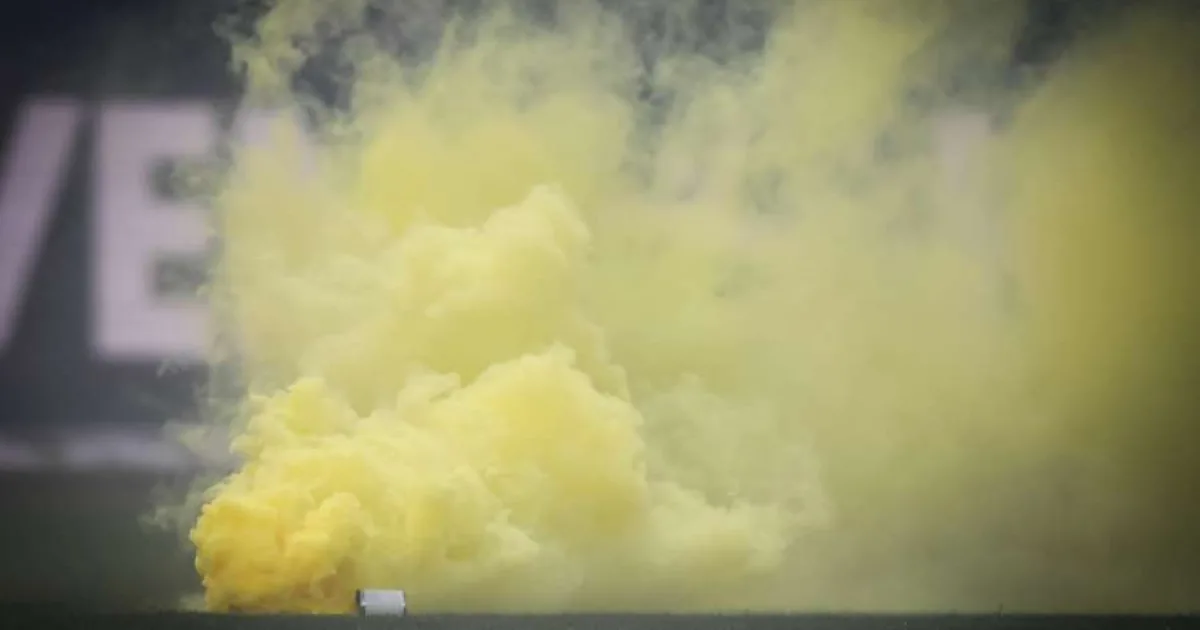 Fanii au întrerupt cu fumigene meciul rivalei din Cupa Danemarcei