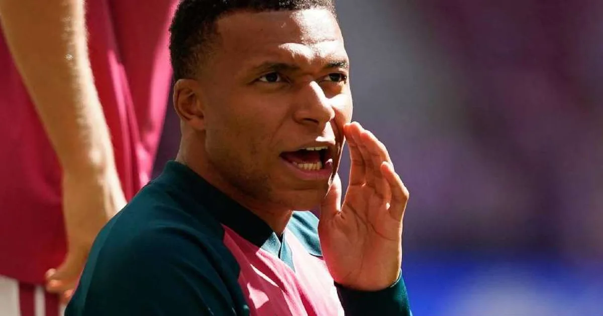 Mbappé a revenit la antrenamente înaintea debutului lui Zidane pe banca Franței 2 Mbappé a revenit la antrenamente înaintea debutului lui Zidane pe banca Franței