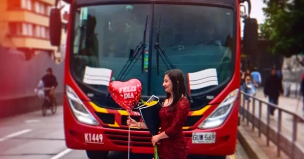 S-a căsătorit cu un autobuz. Asistenta medicală de 35 de ani: „Este iubirea vieții mele”