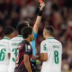 Fotbalist de la Palmeiras, eliminat după ce a jucat cu două mingi în aceeași fază
