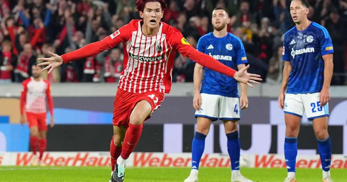 Freiburg învinge dramatic în inferioritate numerică și urcă pe primul loc în Bundesliga
