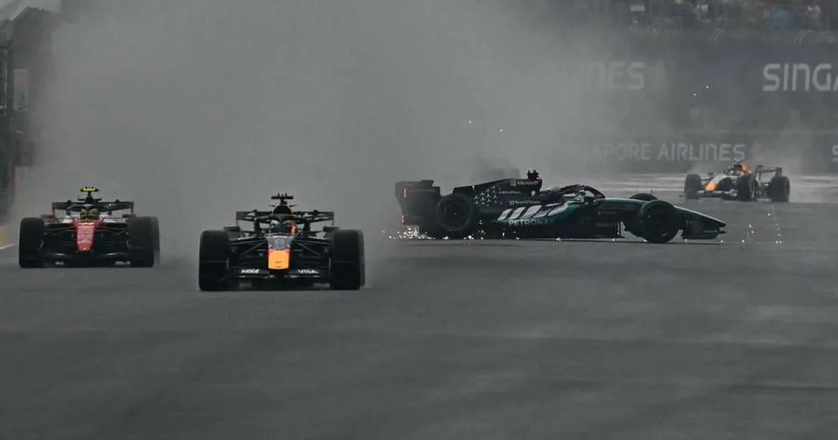 Max Verstappen câștigă sprintul la Marele Premiu al statului Singapore